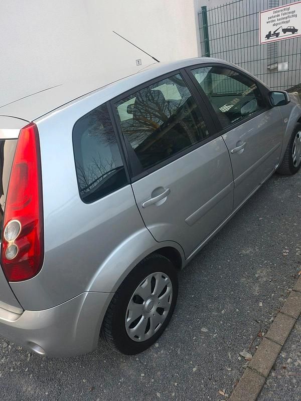 Gebraucht Ford Fiesta 68 PS (50 kW) 2007 Grau Kleinwagen