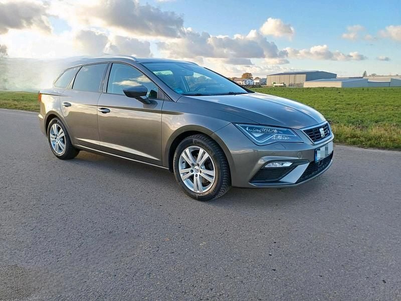 Grau Gebraucht 2017 Seat Leon FR Kombi | 12.000 € (Fairer Preis) - Bild 1/4