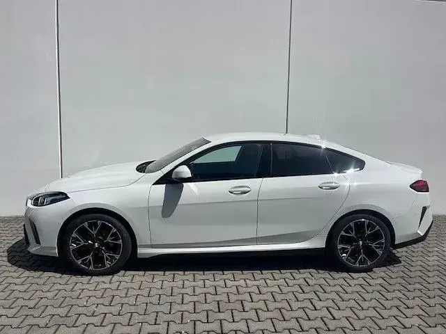 Gebraucht BMW 220 M Sport 170 PS (125 kW) 2025 Weiss Coupé