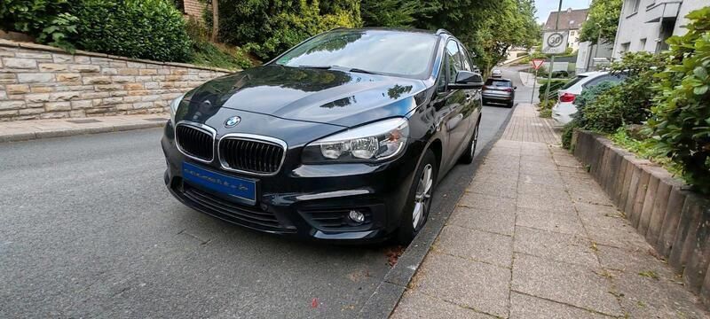 Schwarz Gebraucht 2016 BMW 218 Active Tourer Van / Kleinbus | 11.000 € (Superpreis) - Bild 1/4