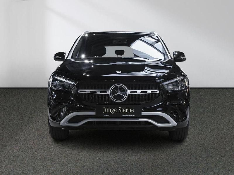 Gebraucht Mercedes GLA200 163 PS (119 kW) 2024 Unilack nachtschwarz SUV