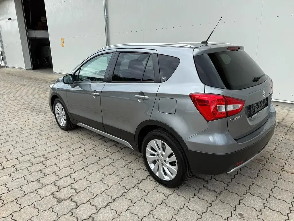 Gebraucht Suzuki SX4 S-Cross Comfort 129 PS (94 kW) 2020 Grau SUV