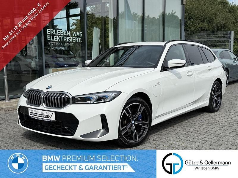 Alpinweiss Gebraucht 2024 BMW 330e M Sport Kombi | 47.880 € (Etwas zu teuer) - Bild 1/4