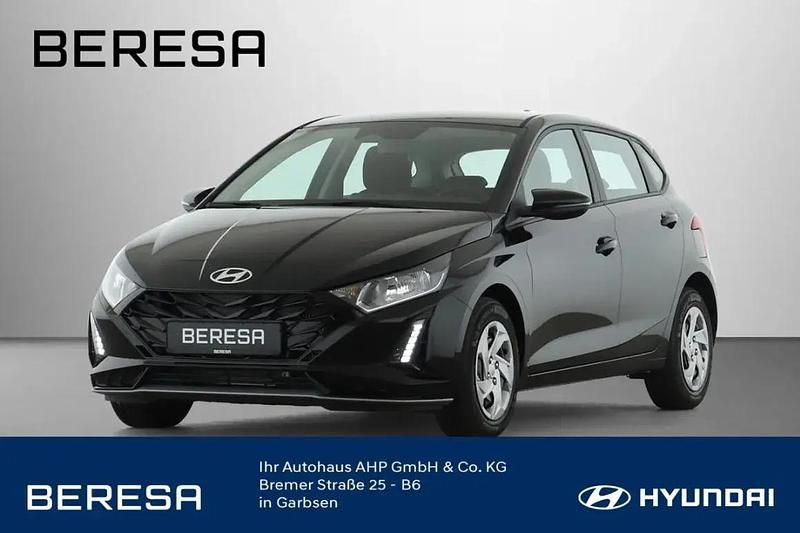 Neu Hyundai i20 Select 100 PS (73 kW) 2025 Schwarz Kleinwagen