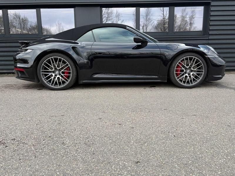 Gebraucht Porsche 992 581 PS (427 kW) 2021 Tiefschwarz Cabrio