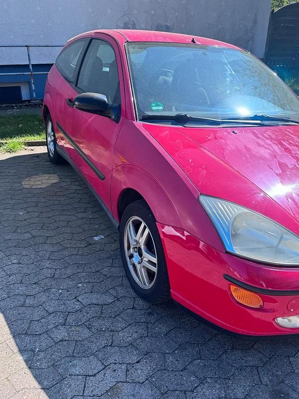 Second-hand Ford Focus 115 CP (84 kW) 1999 Roșu Hatchback