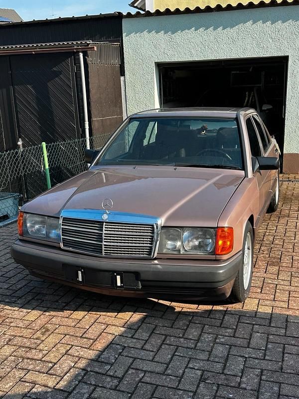 Gebraucht Mercedes 190 109 PS (80 kW) 1993 Andere farben Limousine