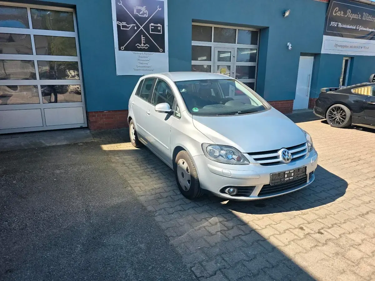 Gebraucht VW Golf IV Comfortline 105 PS (77 kW) 2005 Reflexsilber metallic Kleinwagen
