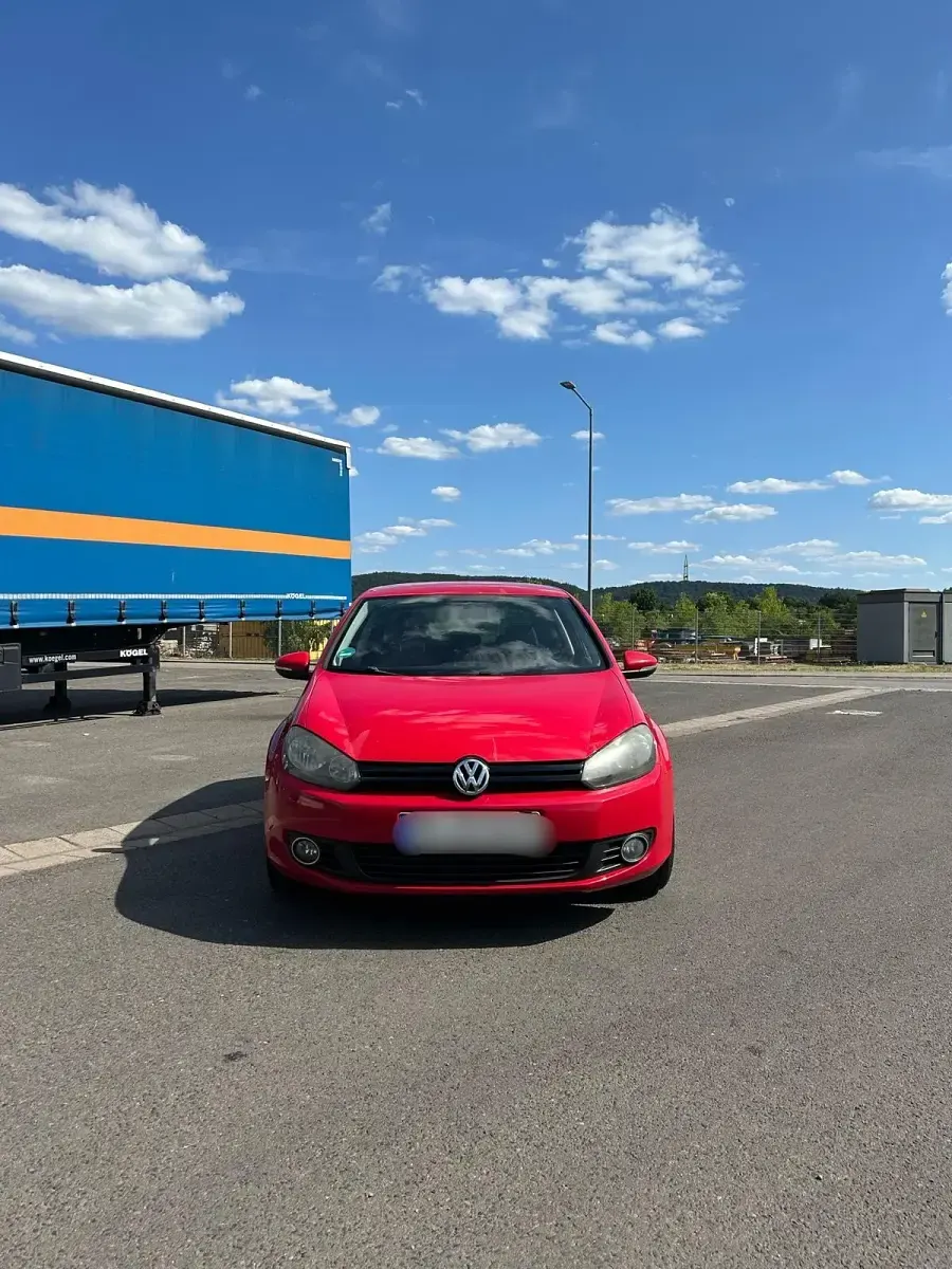 Gebraucht VW Golf VI Edition 80 PS (58 kW) 2010 Rot Kleinwagen