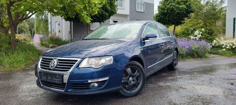 Blau Gebraucht 2010 VW Passat Highline Limousine | 4.400 € (Guter Preis) - Bild 1/4