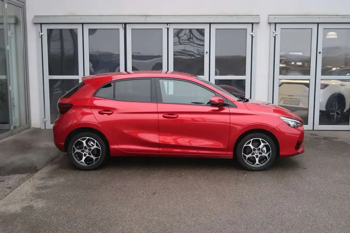Gebraucht MG MG3 Luxury 194 PS (142 kW) 2024 Diamond red Kleinwagen