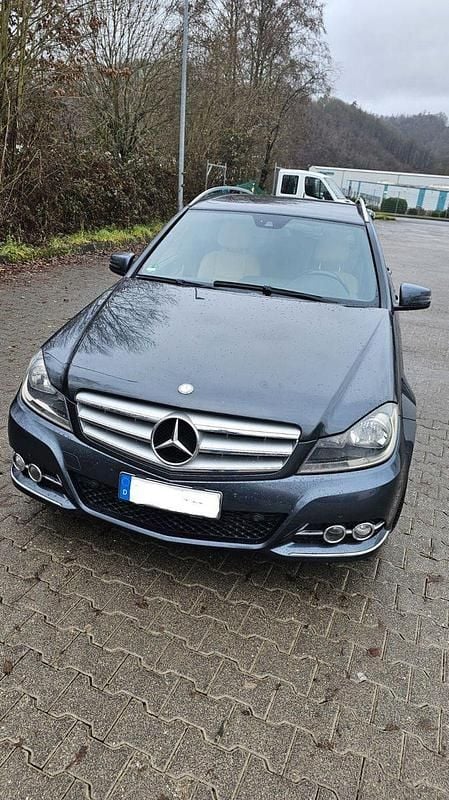 Grau Gebraucht 2012 Mercedes C220 Avantgarde Kombi | 5.400 € (Superpreis) - Bild 1/4