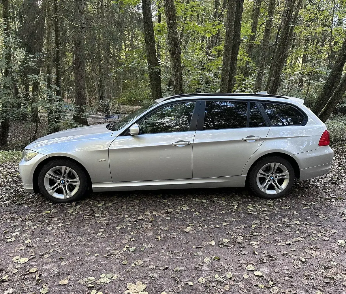 Gebraucht BMW 320 184 PS (135 kW) 2012 Grau Kombi