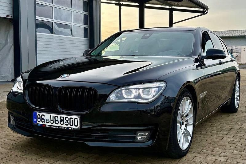 Gebraucht BMW 740 313 PS (230 kW) 2014 Schwarz Limousine