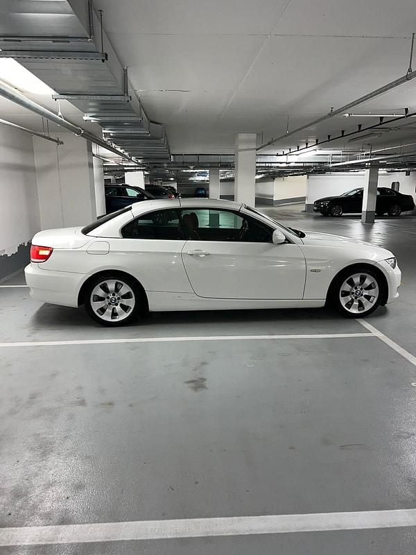 Gebraucht BMW 325 Cabriolet 197 PS (144 kW) 2009 Weiß Cabrio