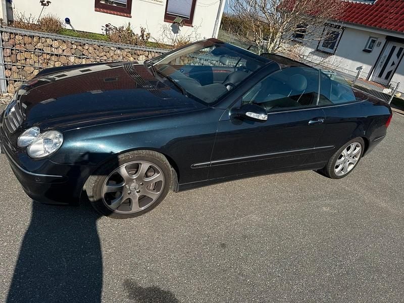 Gebraucht Mercedes CLK500 306 PS (225 kW) 2003 Blau Cabrio