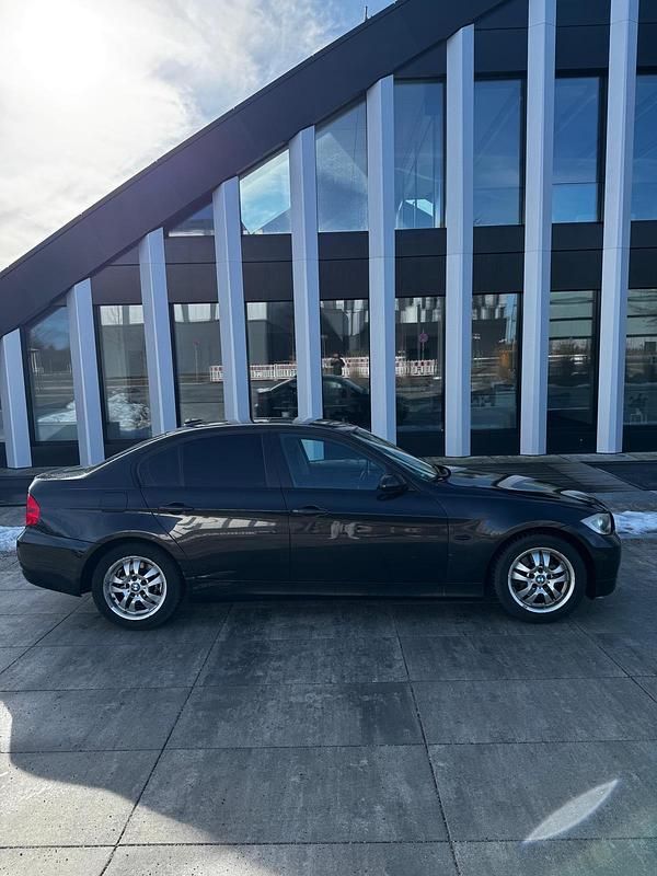 Gebraucht BMW 320 170 PS (125 kW) 2007 Schwarz Limousine