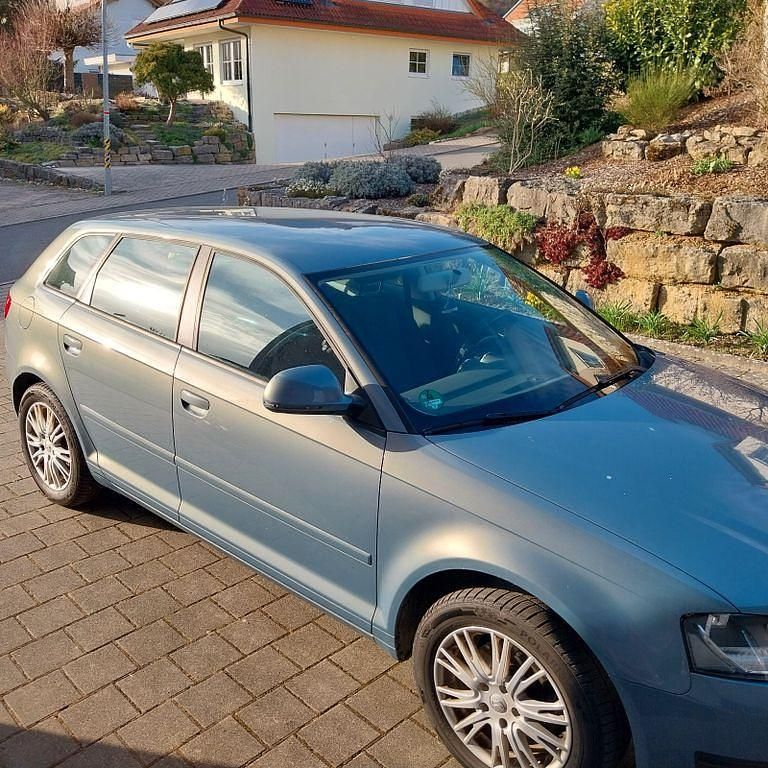 Gebraucht Audi A3 Ambiente 125 PS (91 kW) 2010 Blau Kleinwagen