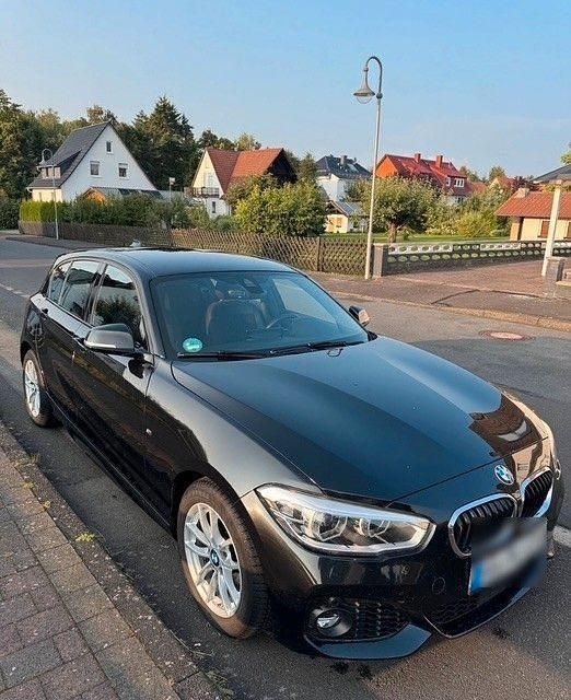 Schwarz Gebraucht 2018 BMW 118 M Sport Kleinwagen | 17.900 € (Guter Preis) - Bild 1/4