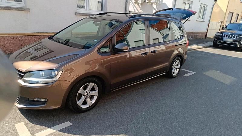 Second-hand VW Sharan 150 CP (110 kW) 2010 Maro Monovolum