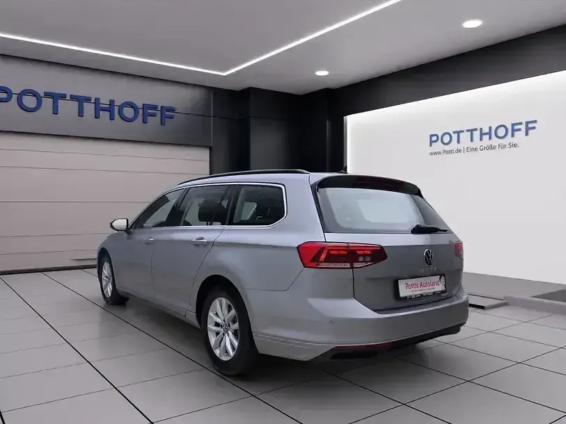 Gebraucht VW Passat Business 150 PS (110 kW) 2022 Silber Kombi