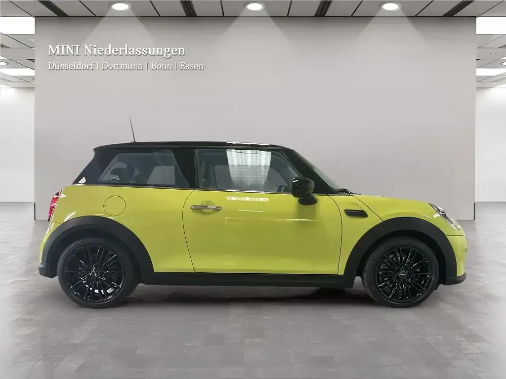 Gebraucht Mini Cooper 136 PS (100 kW) 2023 Gelb Kleinwagen