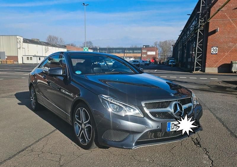 Silber Gebraucht 2015 Mercedes E250 Coupé | 17.500 € (Superpreis) - Bild 1/4