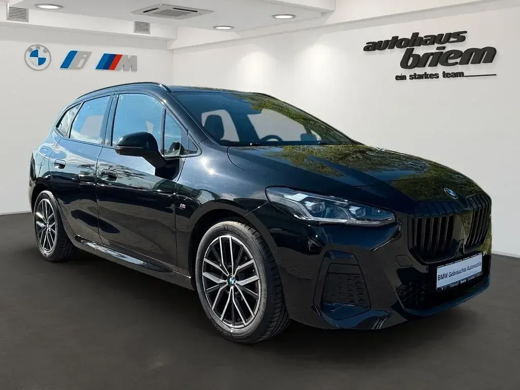 Gebraucht BMW 220 Active Tourer M Sport 163 PS (119 kW) 2025 Schwarz Van / Kleinbus