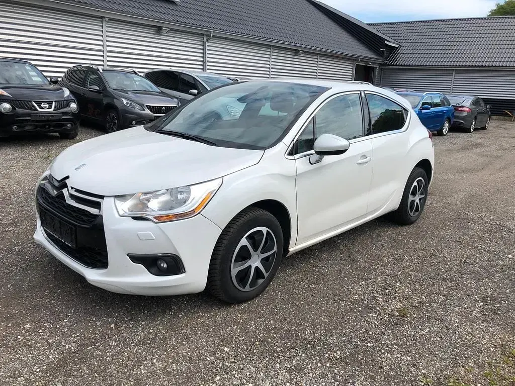 Gebraucht Citroën DS4 So Chic 111 PS (81 kW) 2012 Weiß Kleinwagen