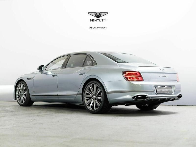 Gebraucht Bentley Flying Spur 549 PS (403 kW) 2023 Silber Limousine