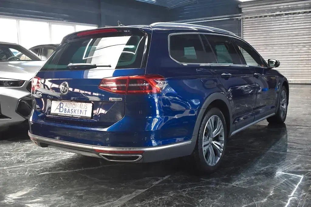 Gebraucht VW Passat Alltrack 190 PS (139 kW) 2018 Blau Kombi