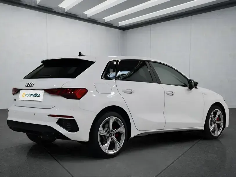 Gebraucht Audi A3 e-tron 109 PS (80 kW) 2023 Weiss Kleinwagen