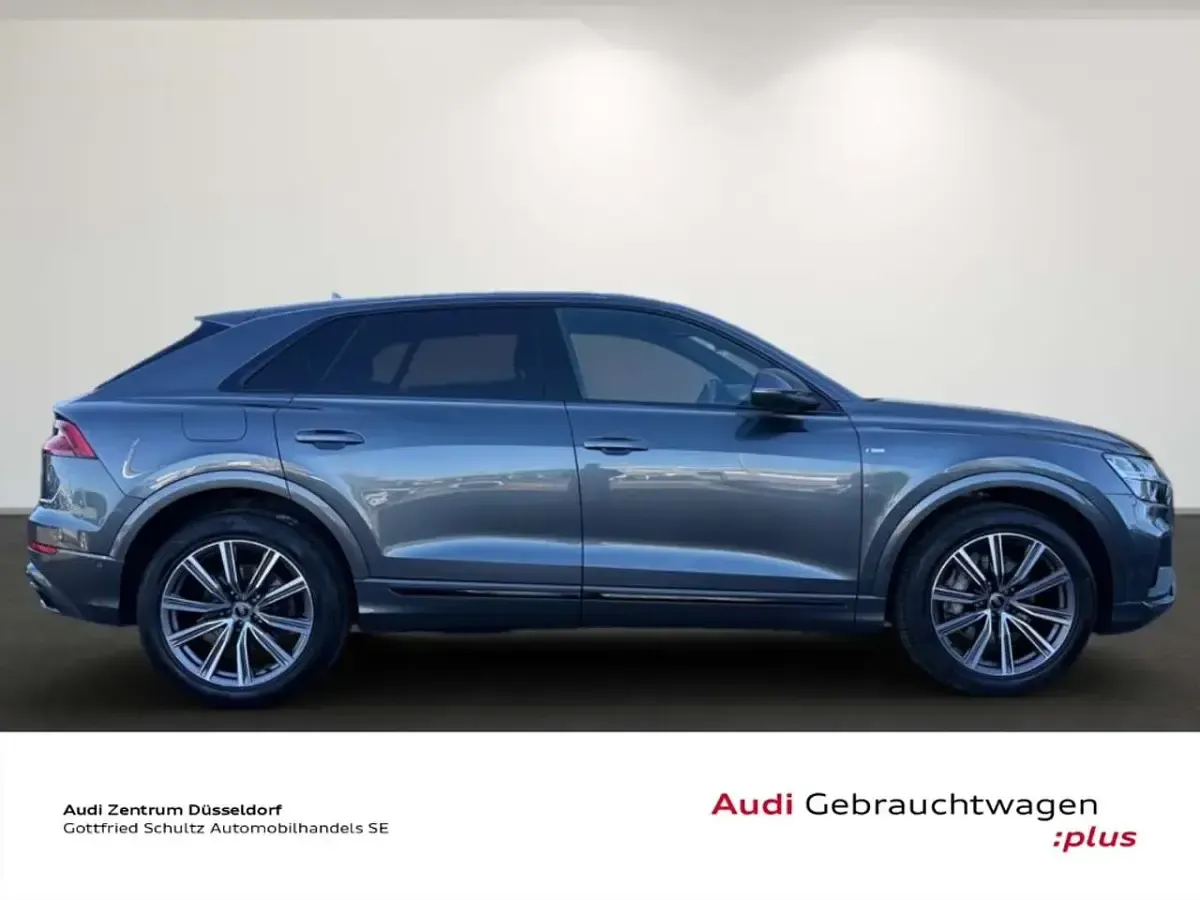 Gebraucht Audi Q8 S-Line 286 PS (210 kW) 2023 Grau SUV