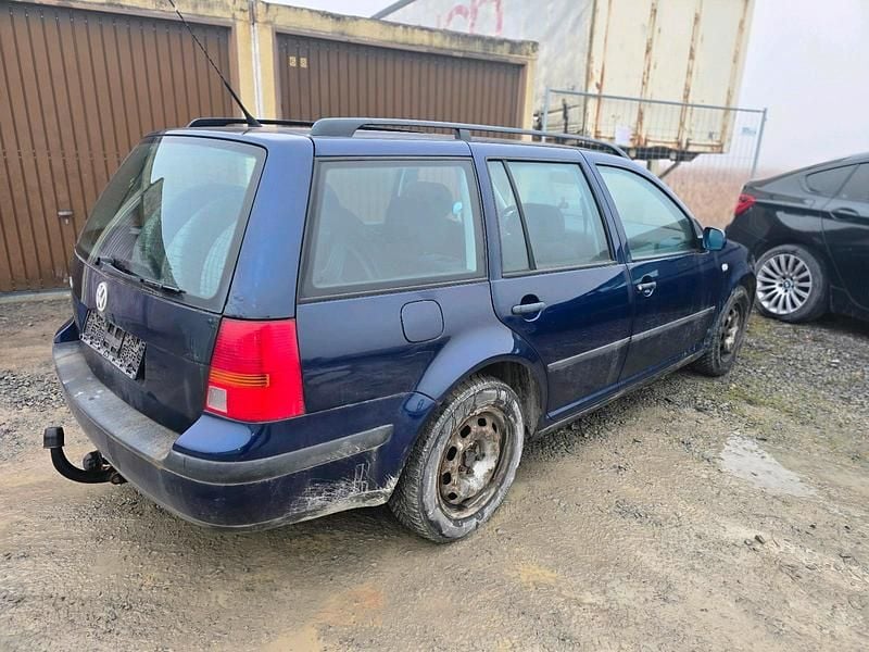 Gebraucht VW Golf IV 105 PS (77 kW) 2001 Blau Kombi