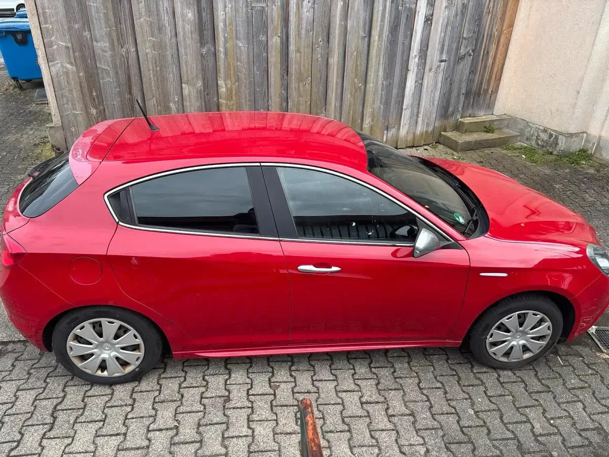 Gebraucht Alfa Romeo Giulietta 120 PS (88 kW) 2013 Rot Kleinwagen