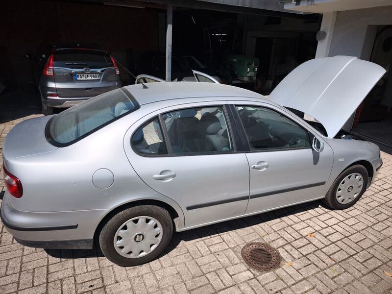 Silber Gebraucht 2000 Seat Toledo Limousine | 1.300 € (Guter Preis) - Bild 1/4