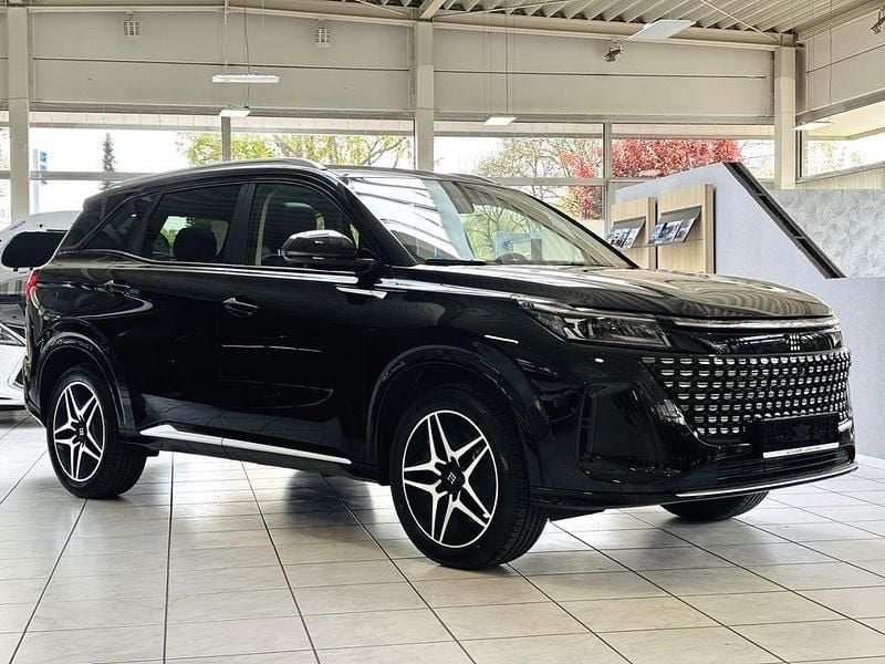 Neu DFSK E5 177 PS (130 kW) 2026 Schwarz SUV