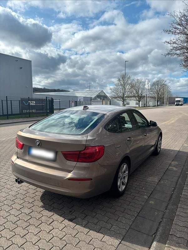 Gebraucht BMW 320 190 PS (139 kW) 2017 Beige Limousine