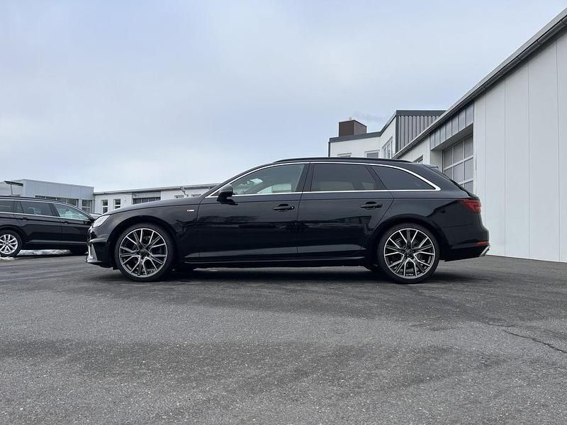 Gebraucht Audi A4 Sport 150 PS (110 kW) 2019 Schwarz Kombi