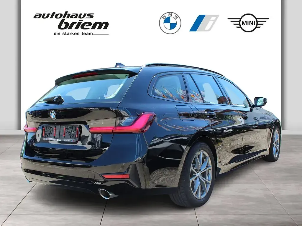 Gebraucht BMW 330 Sport Line 258 PS (189 kW) 2021 Schwarz Kombi