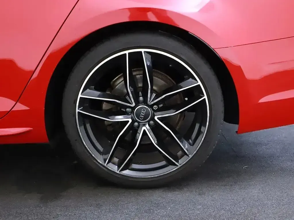Gebraucht Audi A4 Sport 190 PS (139 kW) 2016 Rot Kombi