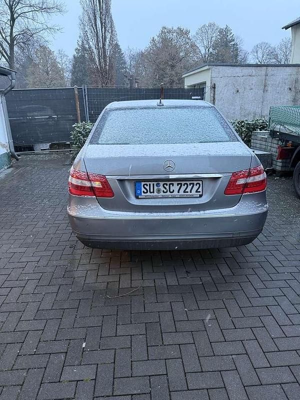 Gebraucht Mercedes E220 Elegance 170 PS (125 kW) 2010 Grau Limousine