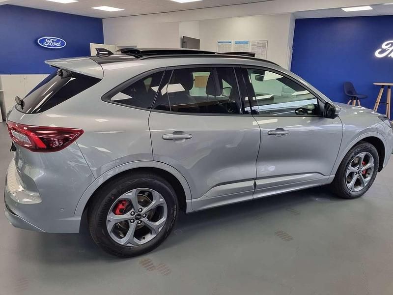 Gebraucht Ford Kuga ST-Line X 152 PS (111 kW) 2024 Solarsilber SUV