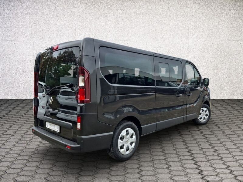 Gebraucht Renault Trafic Life 150 PS (110 kW) 2023 Tenebroschwarz metallic Van / Kleinbus
