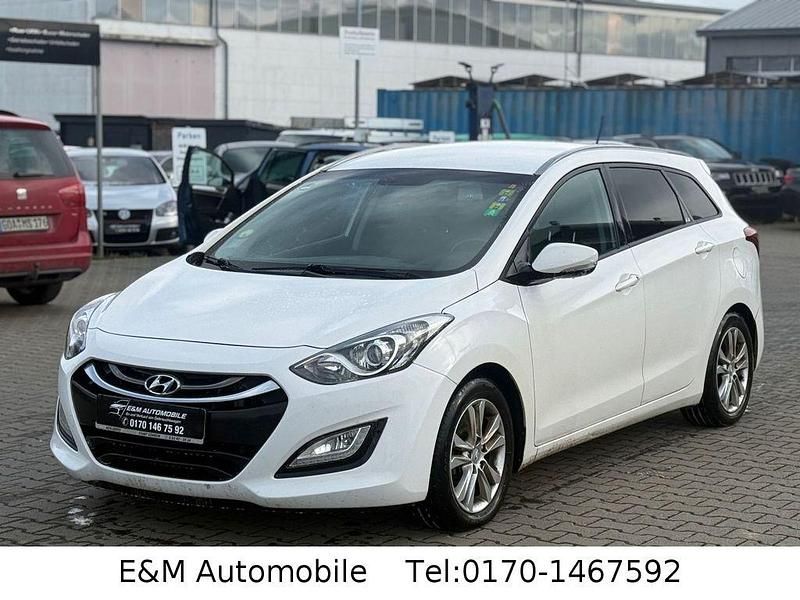 Weiß Gebraucht 2014 Hyundai i30 Kombi | 4.900 € (Superpreis) - Bild 1/4