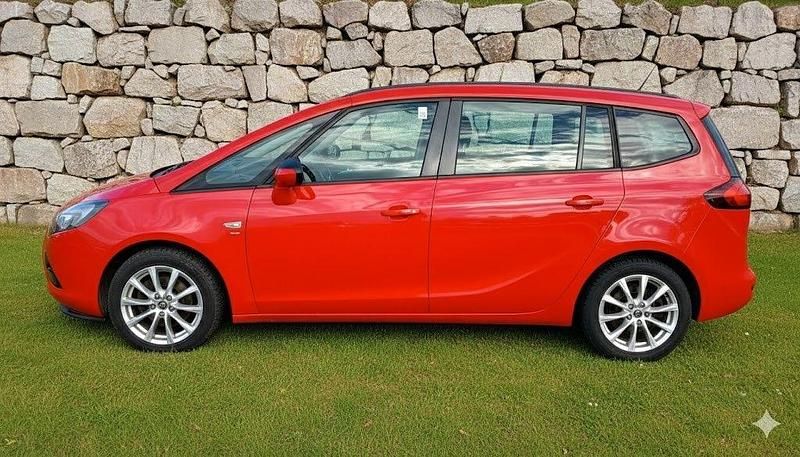 Gebraucht Opel Zafira Tourer drive 136 PS (100 kW) 2016 Rot Van / Kleinbus