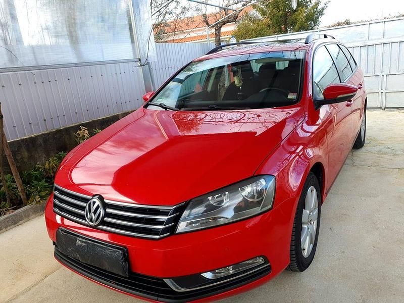 Gebraucht VW Passat 140 PS (102 kW) 2014 Rot Kombi