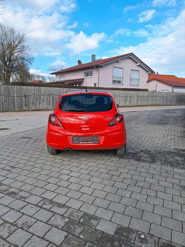 Gebraucht Opel Corsa 95 PS (69 kW) 2013 Rot Kleinwagen