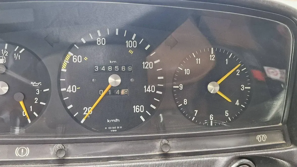Gebraucht Mercedes 240 72 PS (52 kW) 1982 Grün Kombi