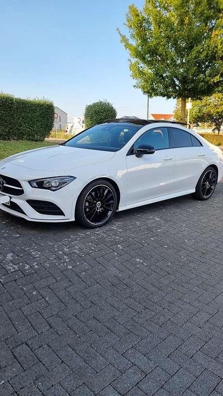 Weiß Gebraucht 2022 Mercedes 250 AMG Coupé | 36.500 € (Fairer Preis) - Bild 1/4